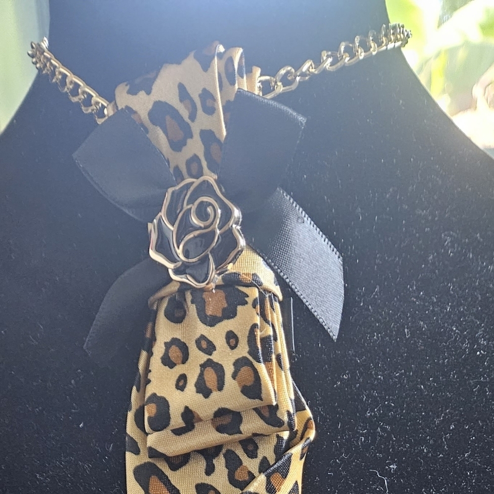 Chic Leopard Print Necklace Tie with Black Bow